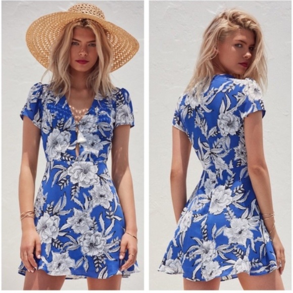 Lovers + Friends Dresses & Skirts - NWT Lovers + Friends Blue Floral Cassidy Dress